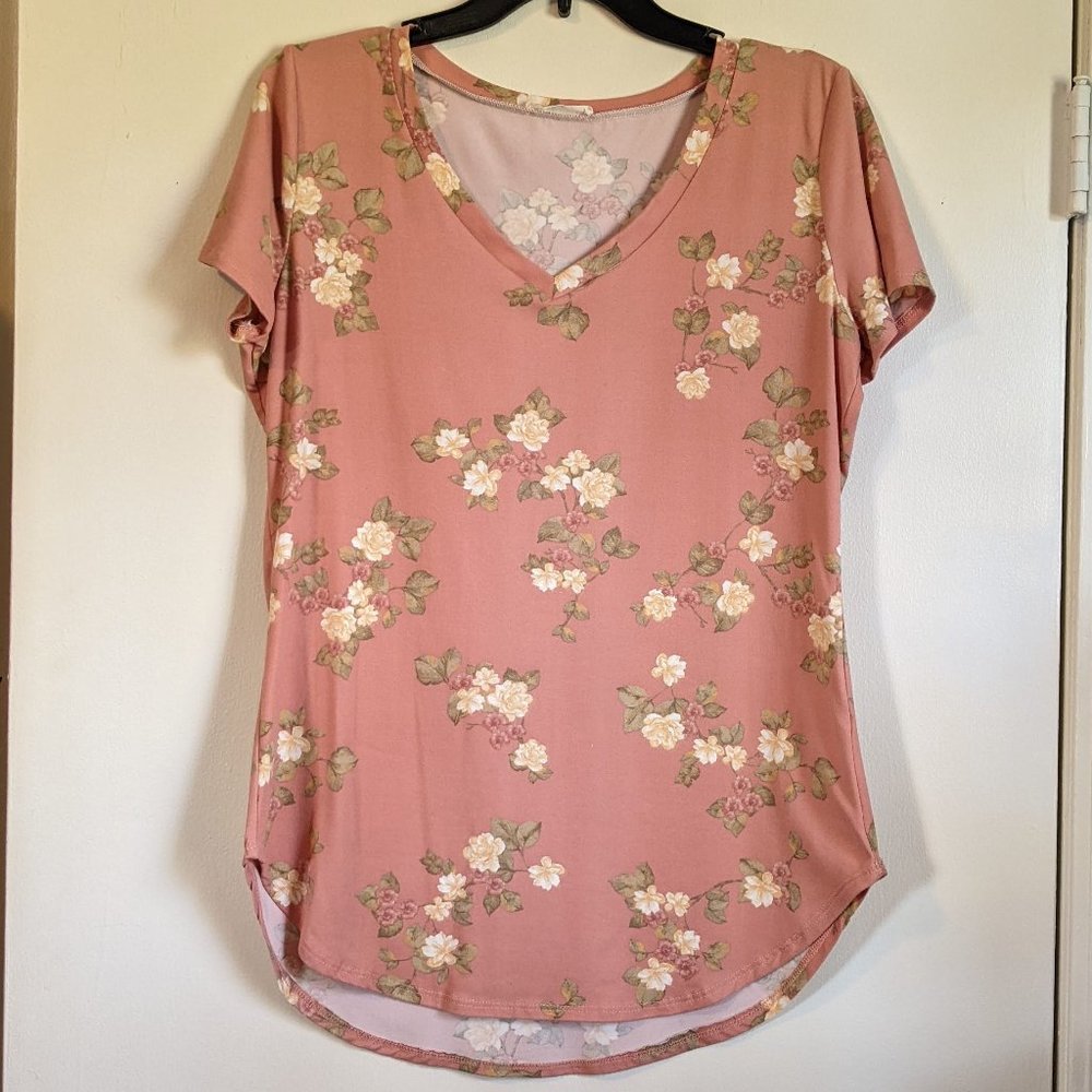 Reb & J. 220 Dusty Pink V-Neck Floral Blouse Size Medium Soft Short Sleeve